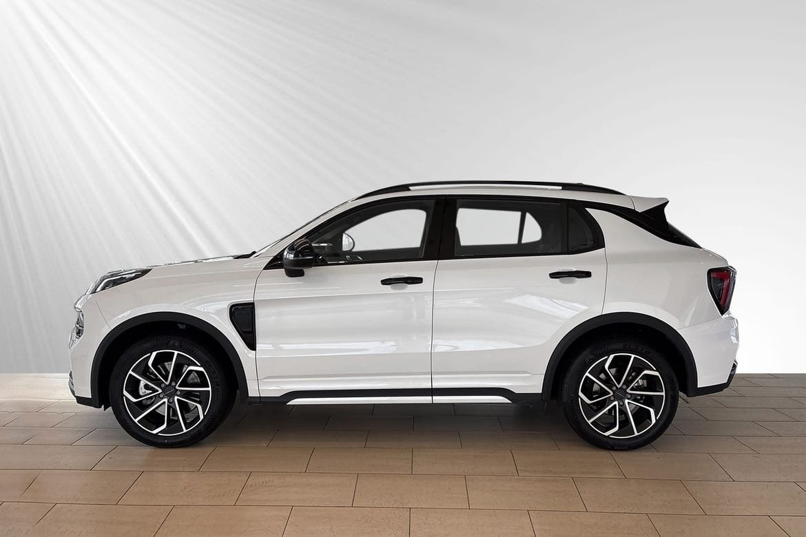 Lynk & Co 01 Core PHEV 2025, kuva 2/10
