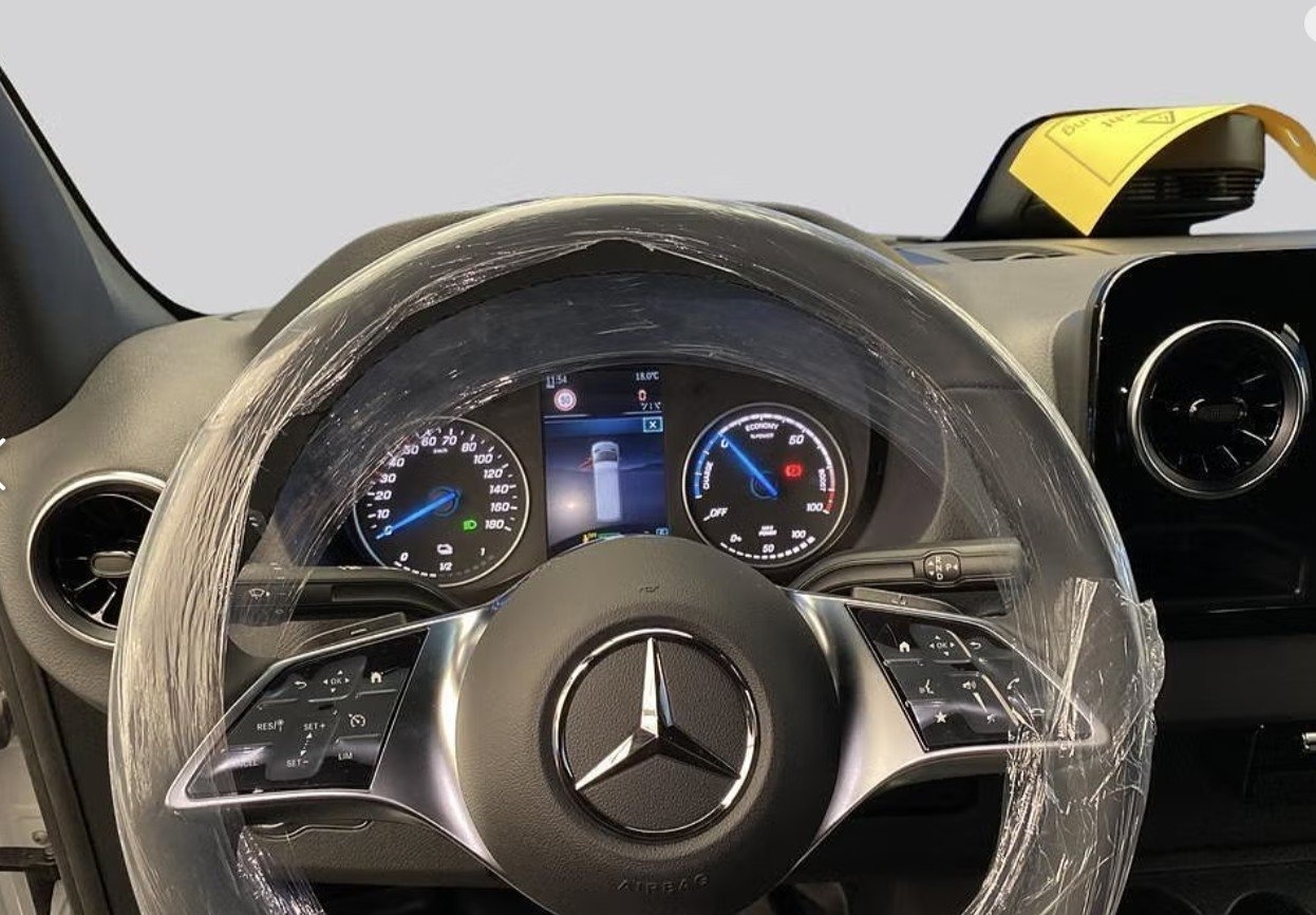 Mercedes-Benz eSprinter 2026, photo 6/10