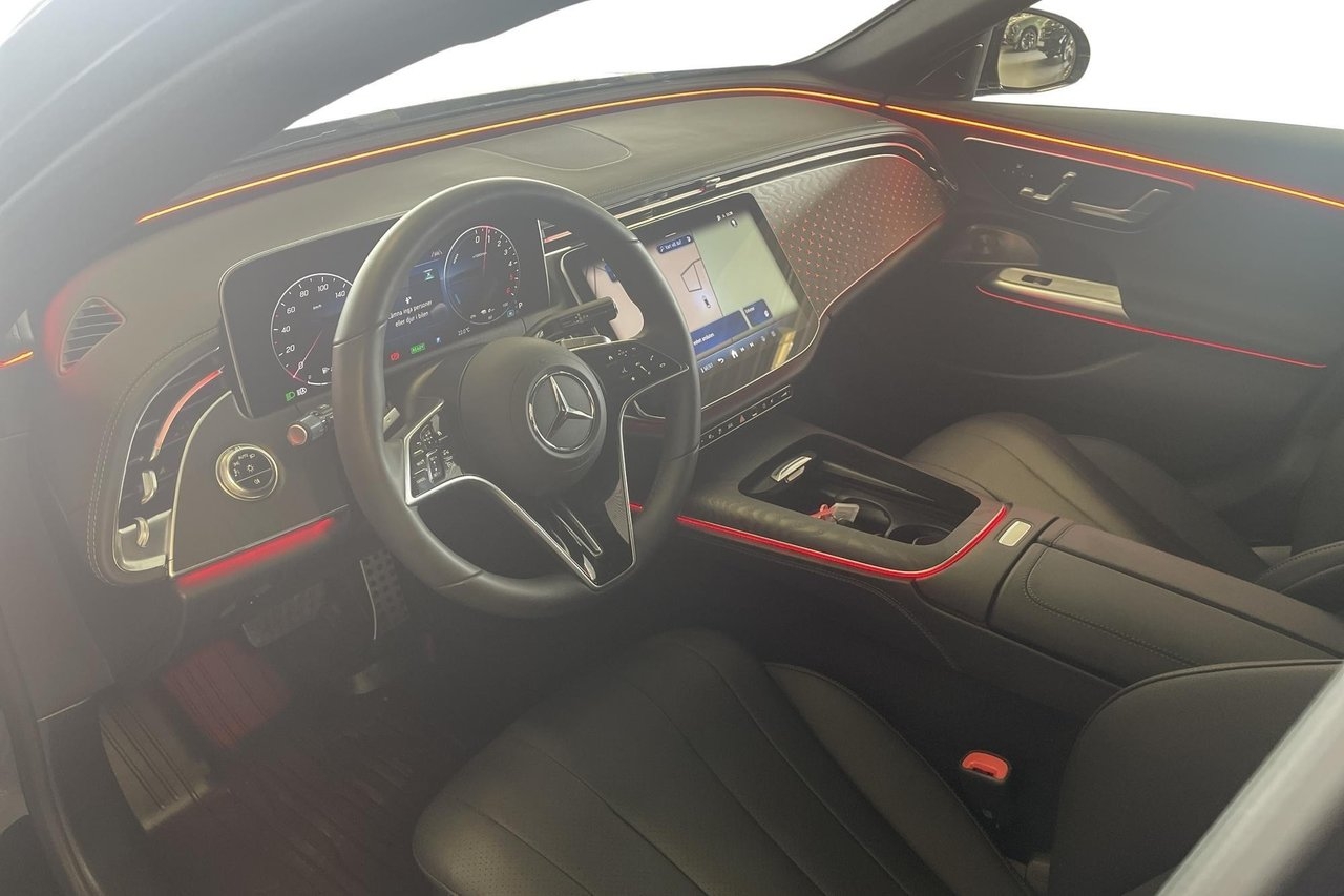 Mercedes-Benz E 300 DE 2026, bild 7/10