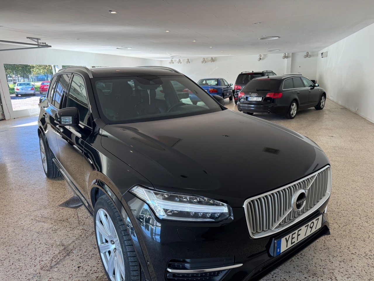 Volvo XC90 D5 AWD Inscription välvårdad 2017, bild 2/8