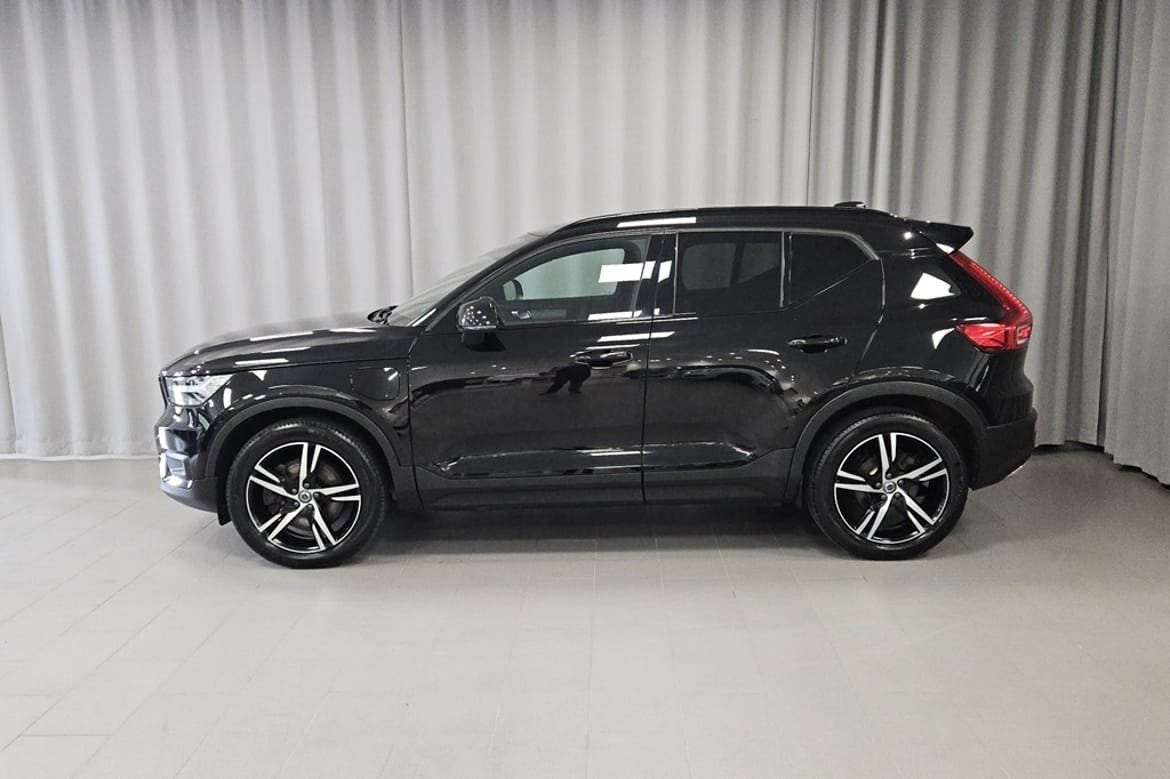 Volvo XC40 2020, photo 2/10