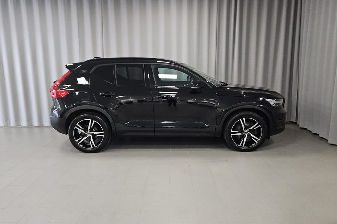 Volvo XC40 2020, photo 4/10