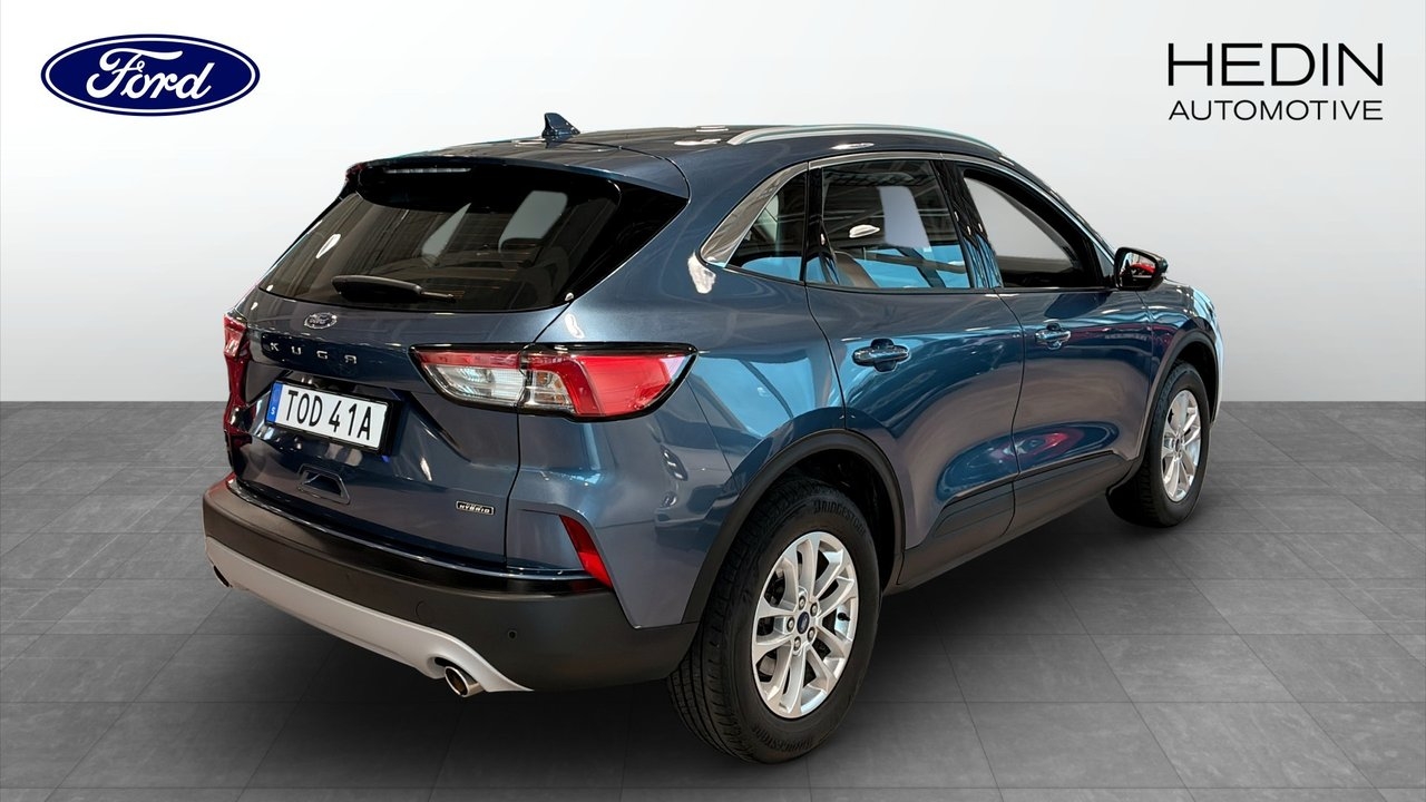 Ford Kuga Titanium Plug-In Hybrid 2023, photo 2/9