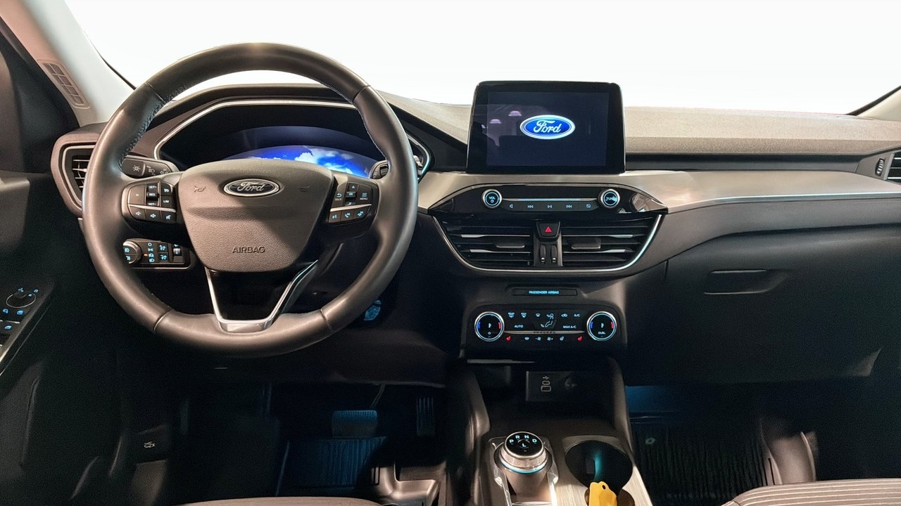Ford Kuga Titanium Plug-In Hybrid 2023, photo 4/9