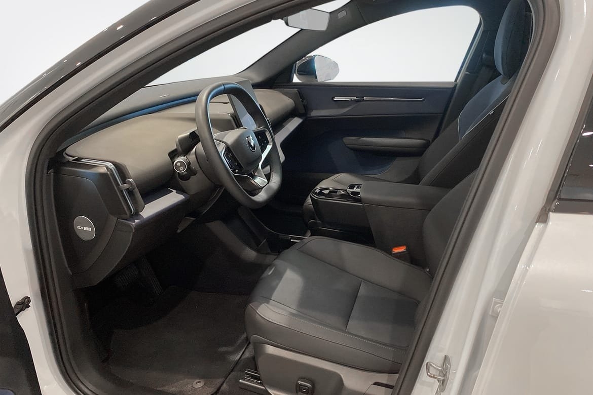 Volvo EX30 Twin Motor Performance Ultra 2024, kuva 6/10