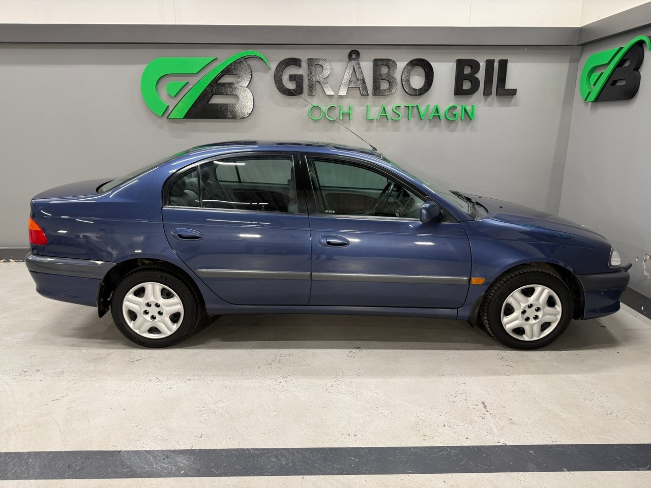 Toyota Avensis Sedan 1.8 NyBesiktigad 1999, bild 6/10