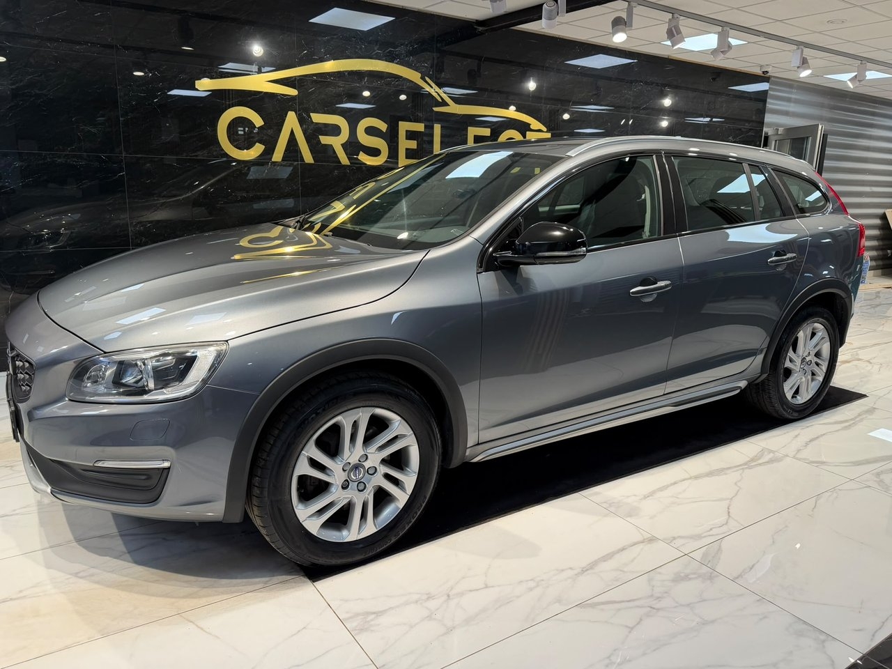 Volvo V60 Cross Country 2016, kuva 2/10