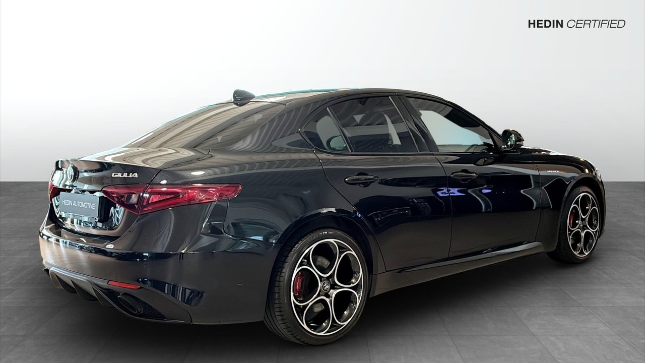 Alfa Romeo Giulia 2022, bild 2/8