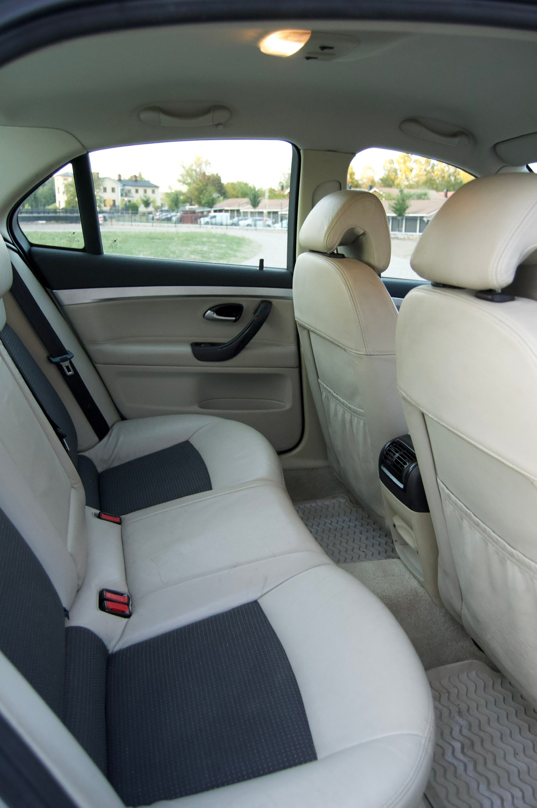 Saab 9-3 SportSedan 2.0 T Manuell 2003, bild 8/8