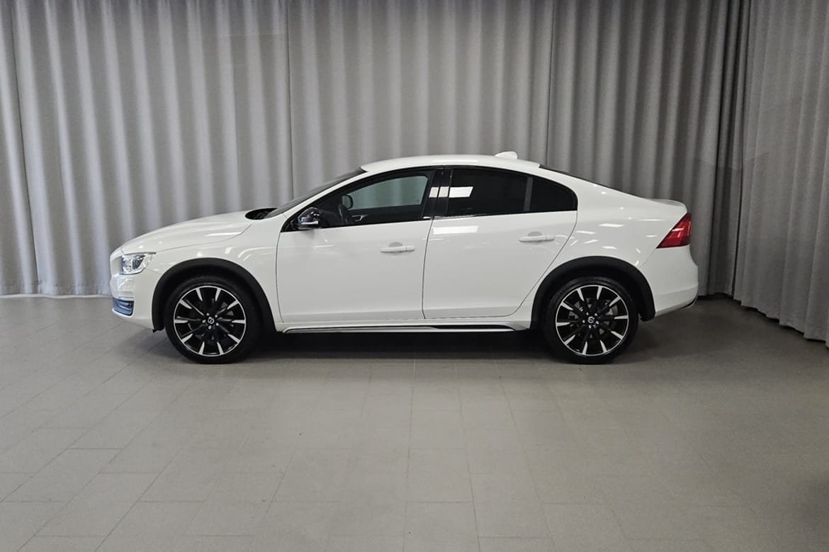 Volvo S60 Cross Country 2018, kuva 2/10
