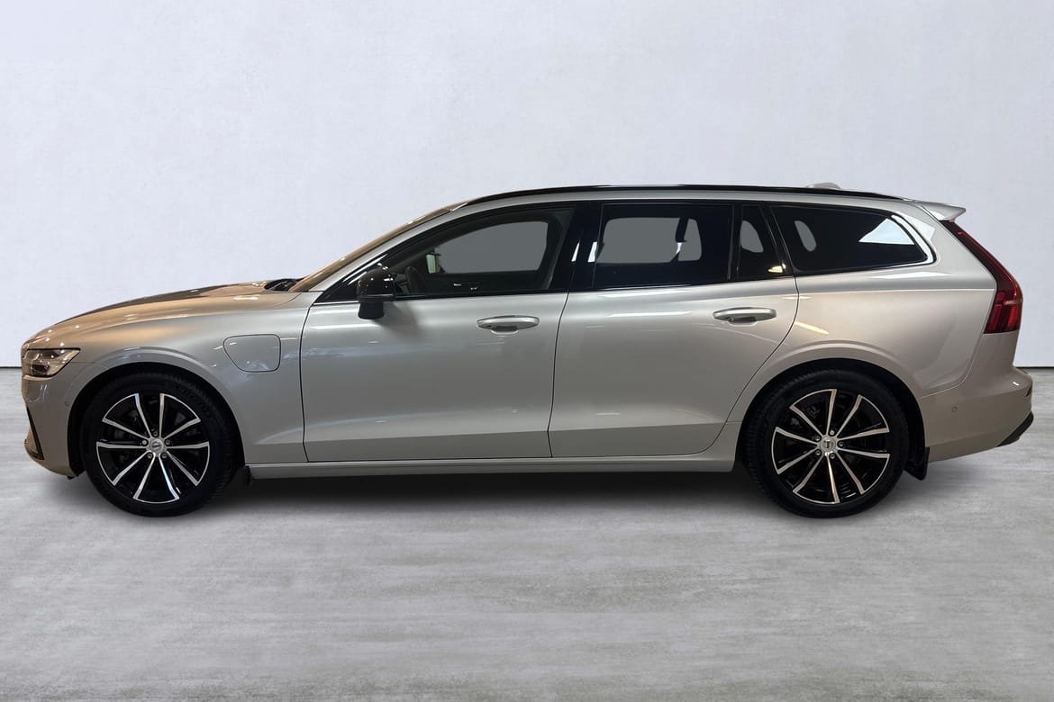Volvo V60 T6 Plus Dark Nordic Edition 2025, bild 2/10