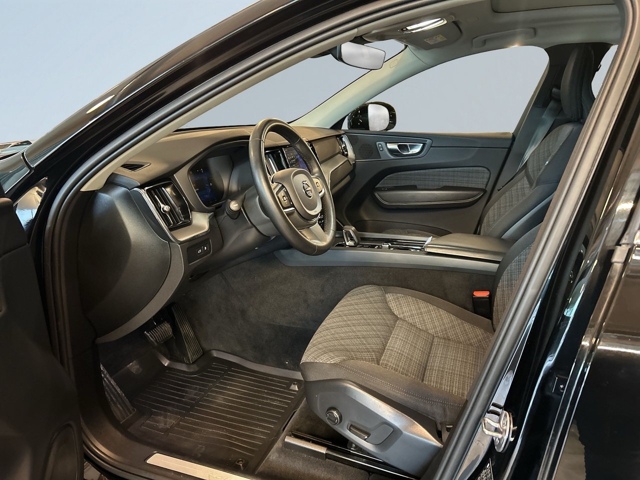 Volvo XC60 Recharge T6 AWD Pano/Drag/SoV 2023, bild 7/19