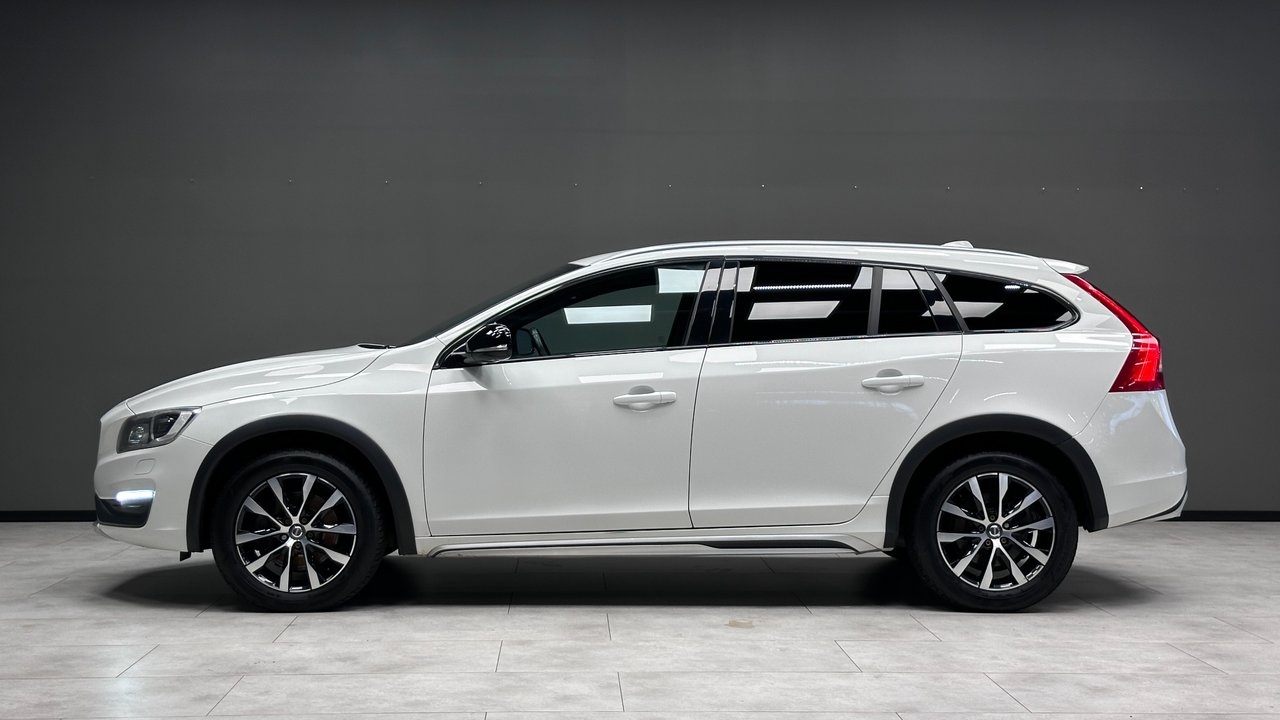 Volvo V60 Cross Country 2016, kuva 4/10