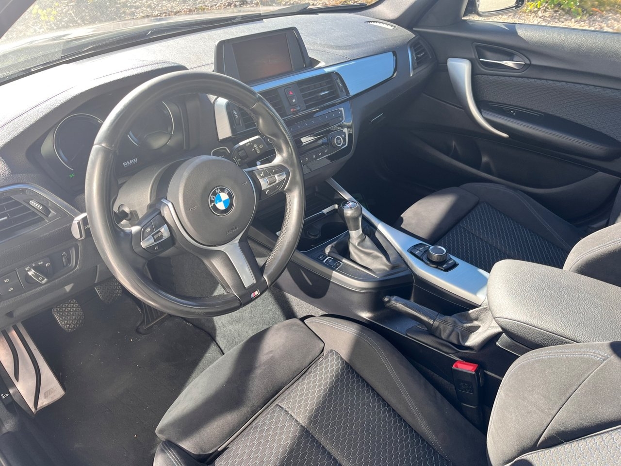 BMW 118 d xDrive 5-dörrars M Sport 2018, bild 2/10