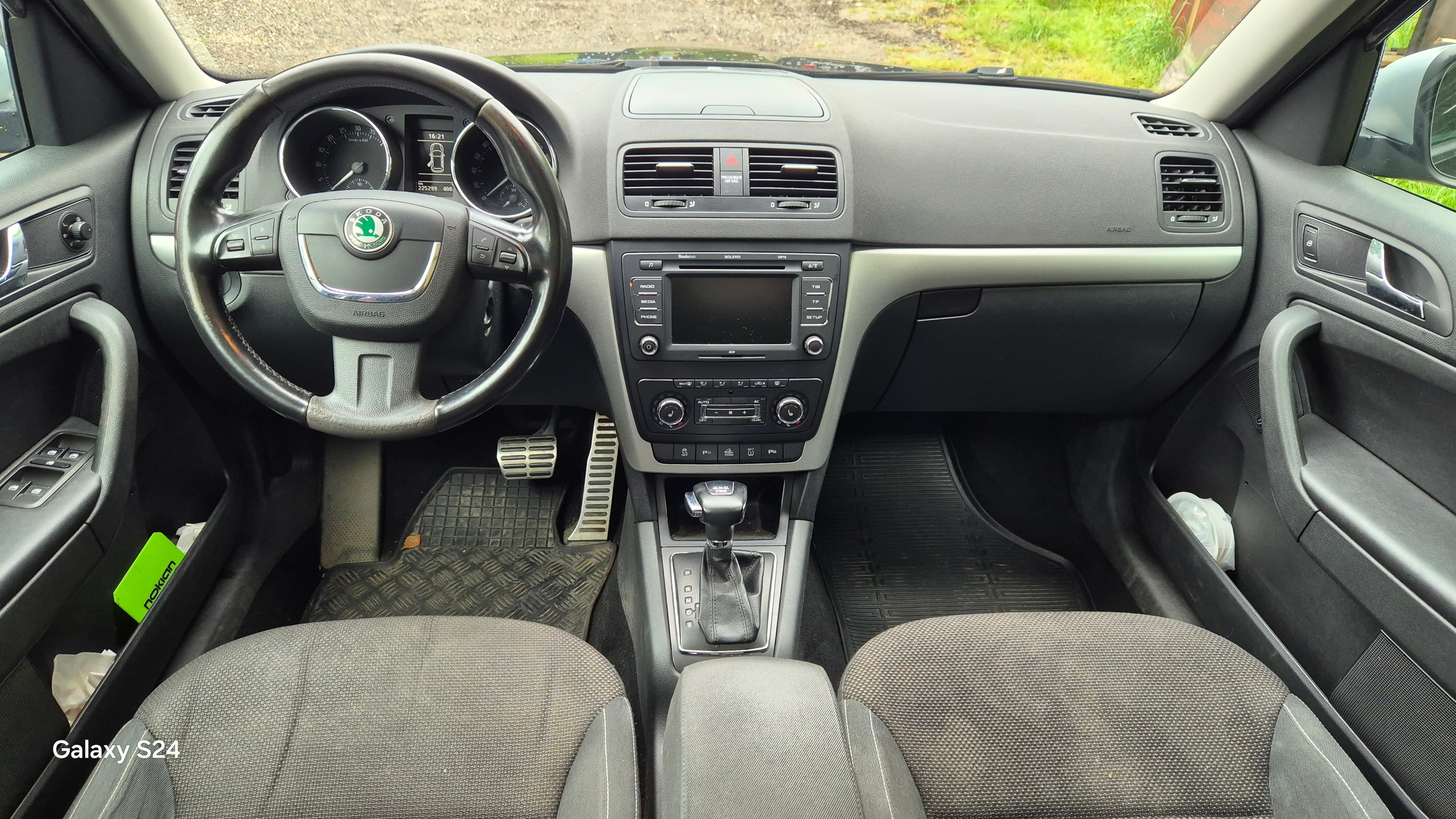 Skoda Yeti 2.0 TDI 4x4 DSG Sekventiell 2012, kuva 3/7