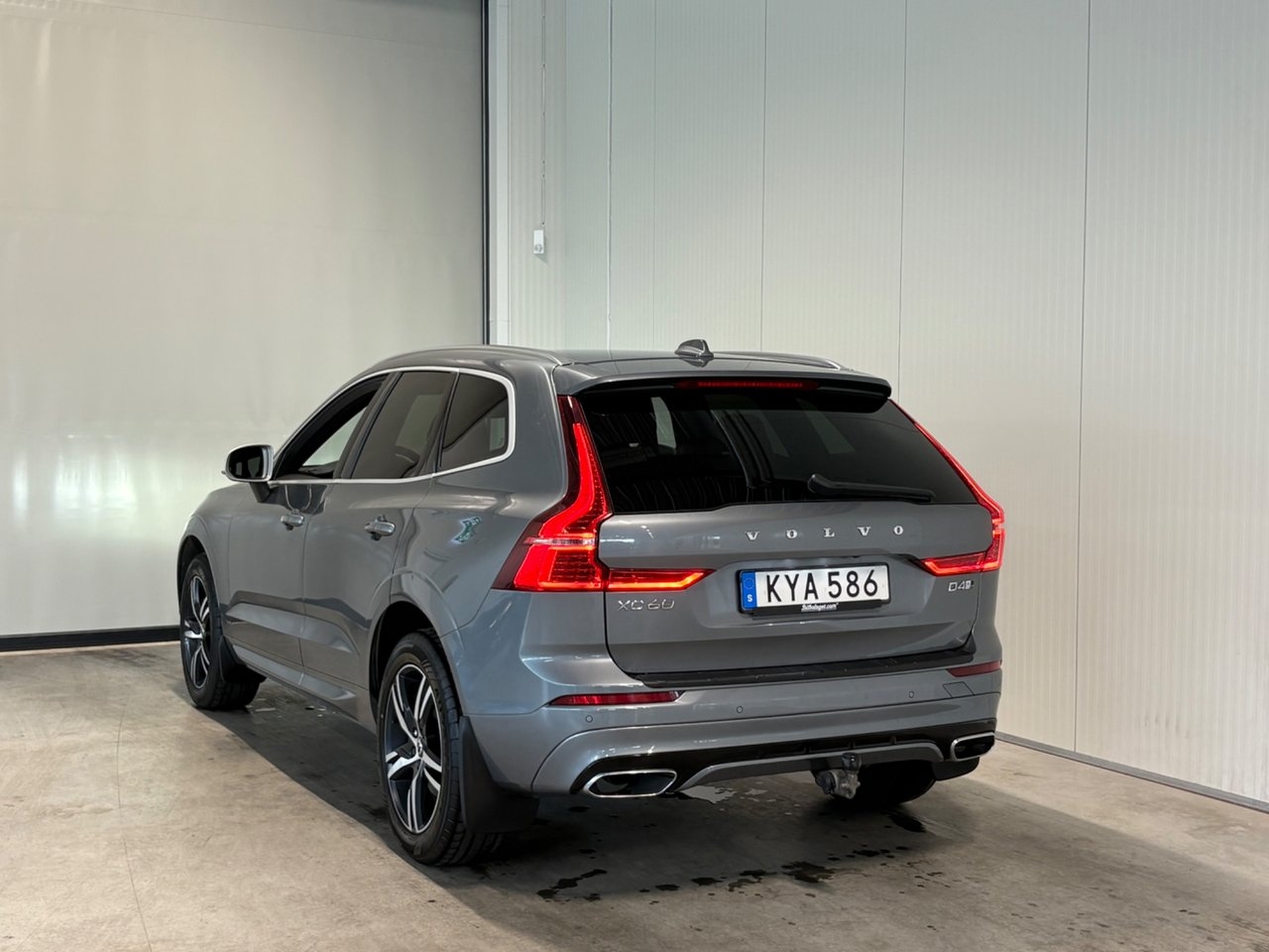 Volvo XC60 2018, photo 6/10