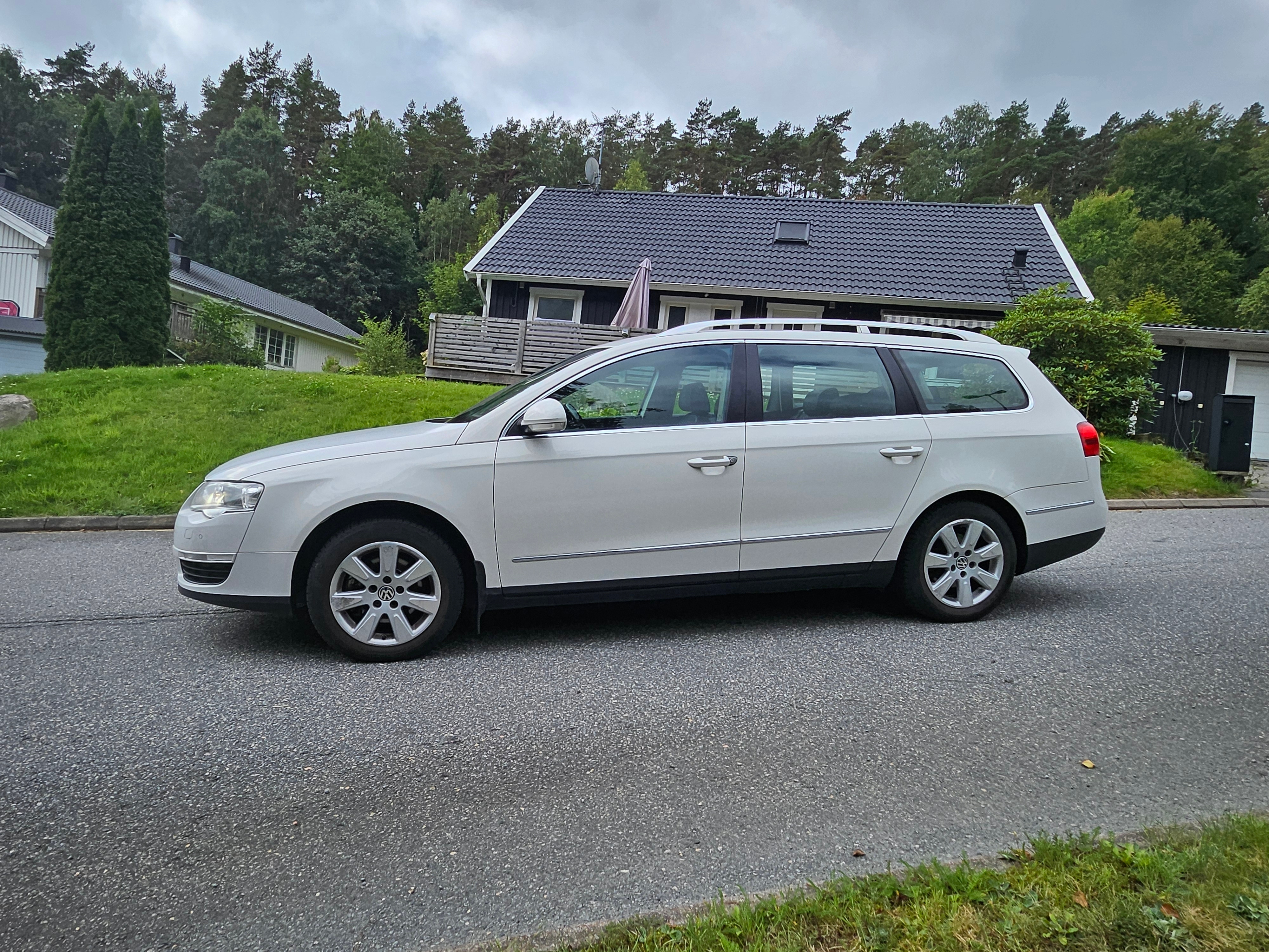 Volkswagen Passat 2010, kuva 2/8