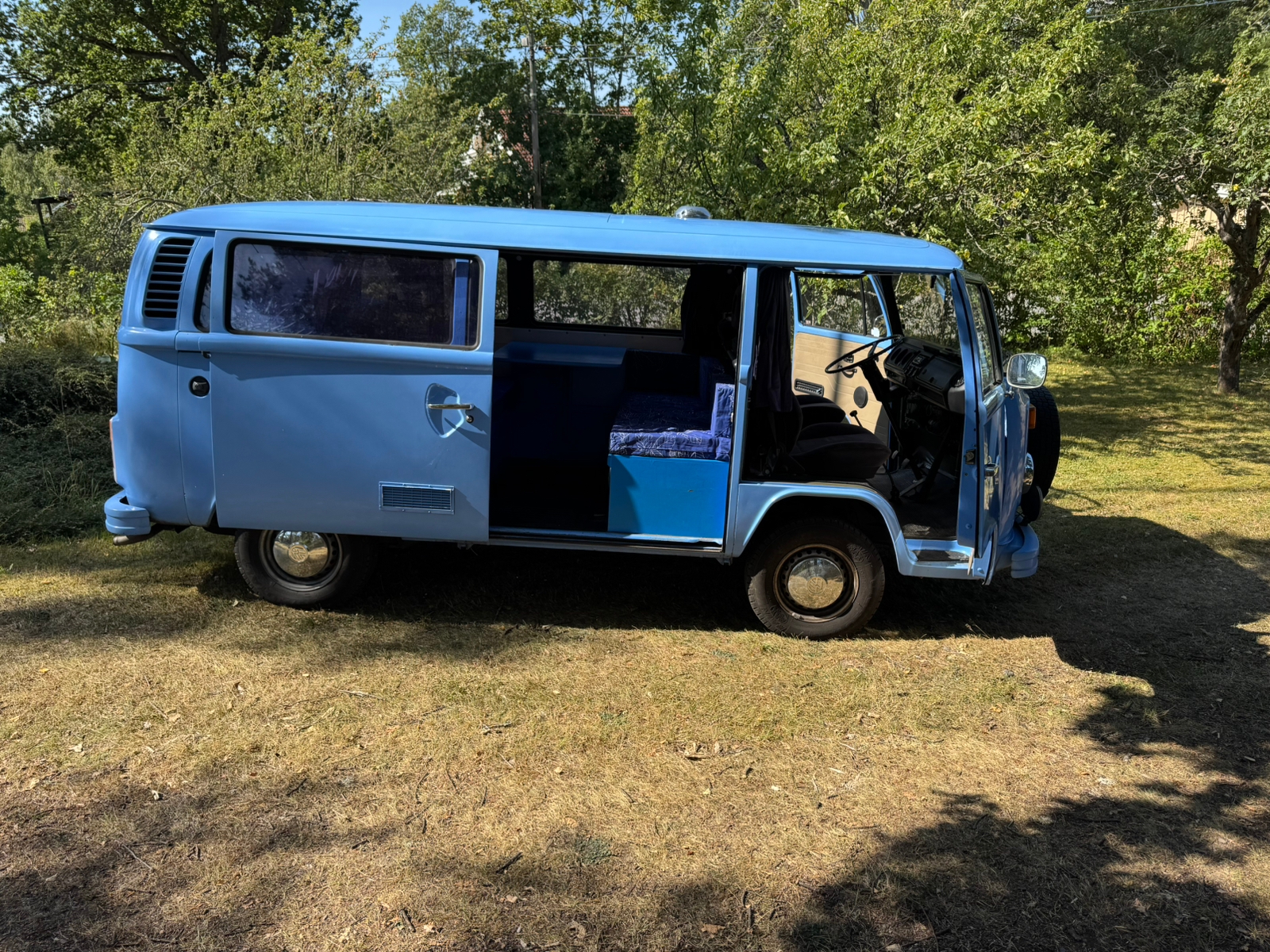 Volkswagen Transporter T2 campingbuss 1975, kuva 4/10