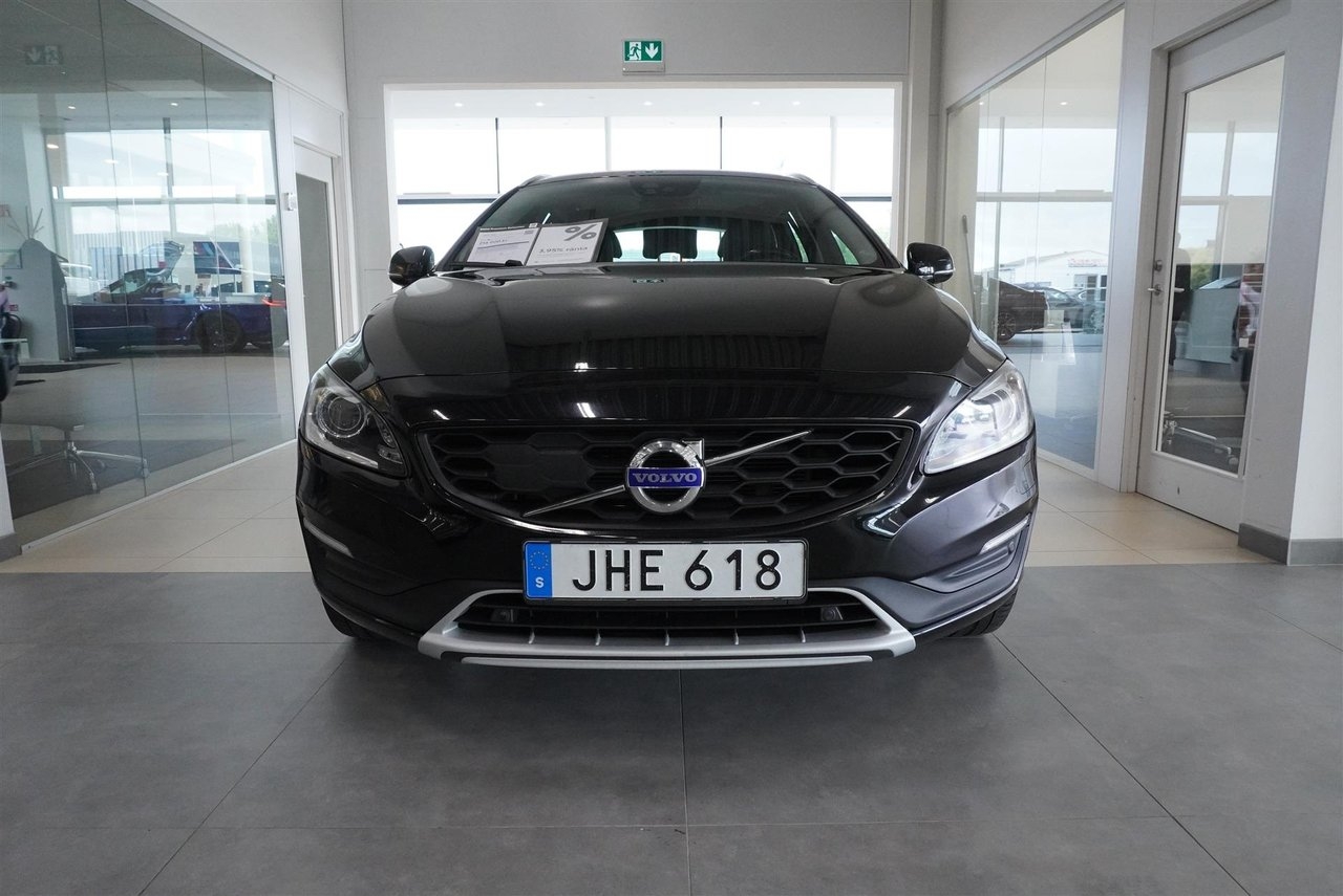 Volvo V60 Cross Country 2018, kuva 3/10