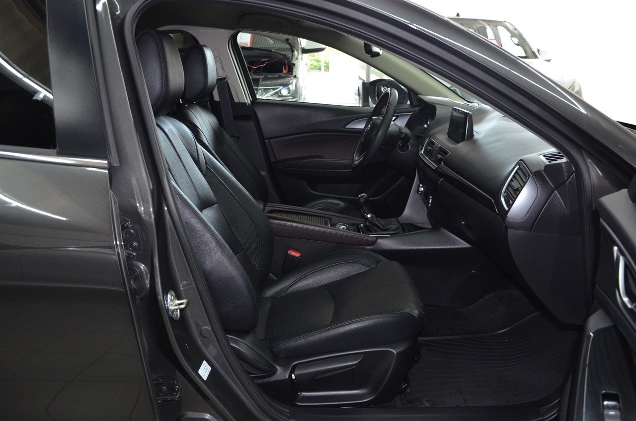 Mazda 3 2016, photo 7/10