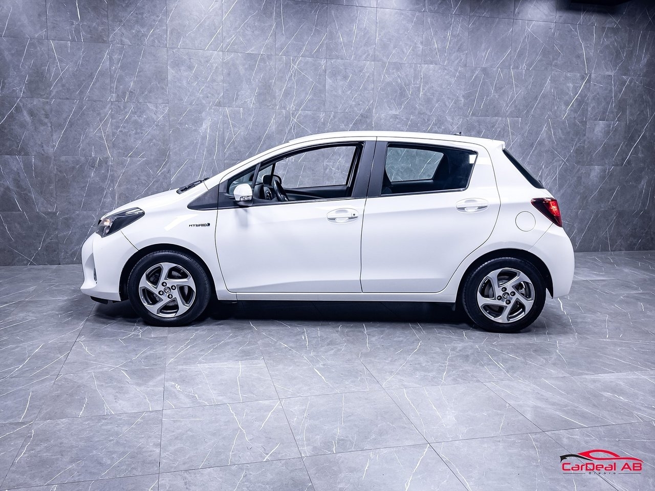 Toyota Yaris Hybrid e-CVT Automat 101hk 2014, photo 4/10