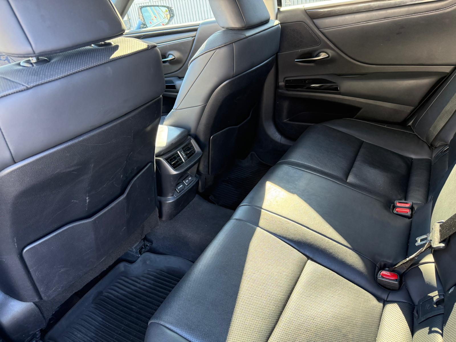 Lexus ES 300h 2.5 E-CVT 2022, bild 3/10