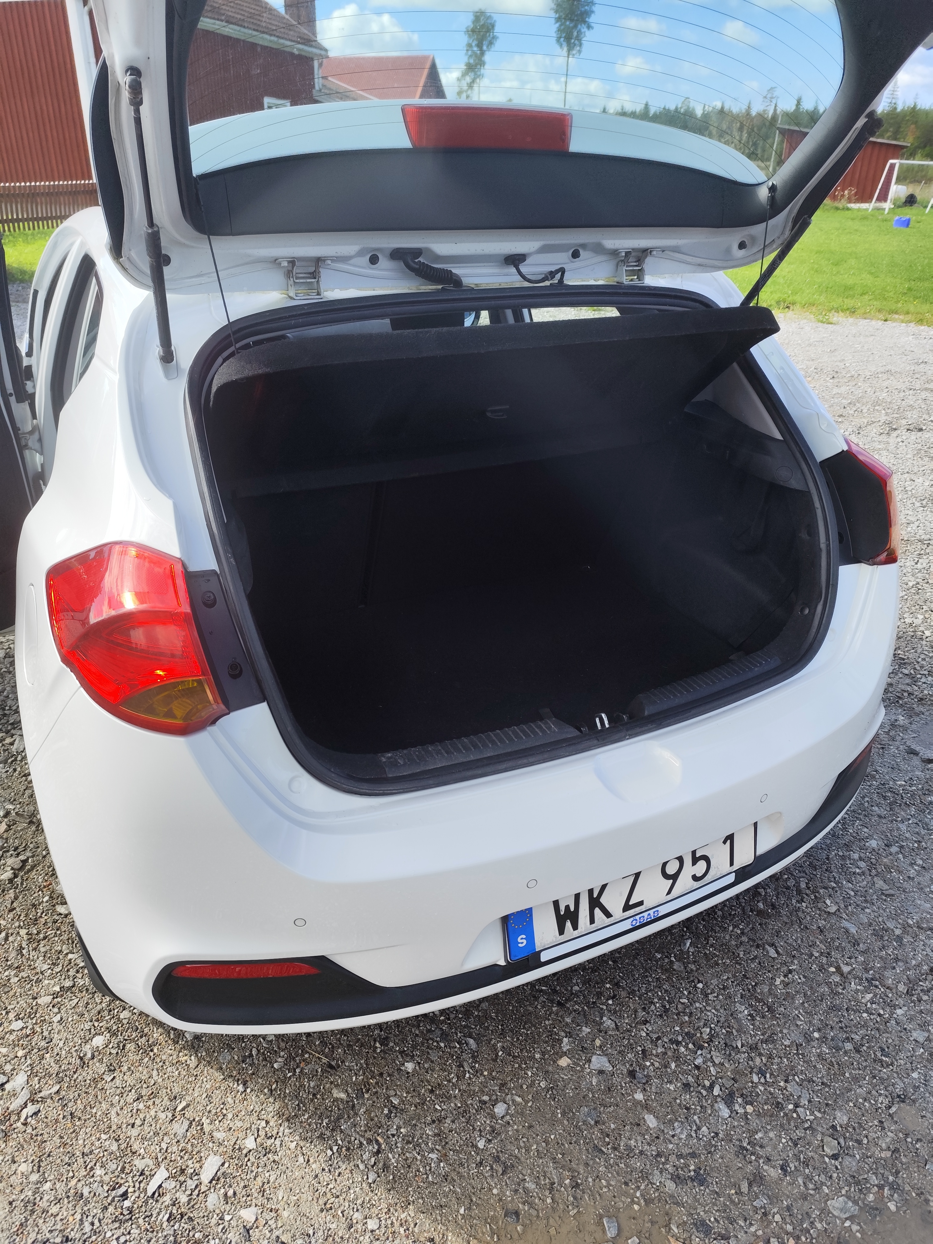 Kia Ceed 1.6 GDI Manuell 2015, bild 4/10