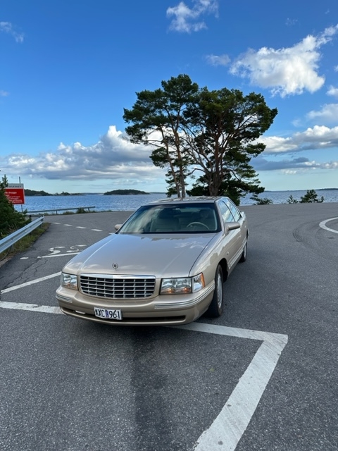 Cadillac De Ville