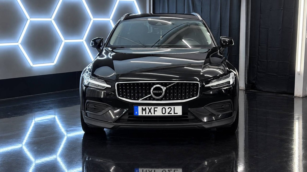 Volvo V60 Cross Country 2022, bild 2/10