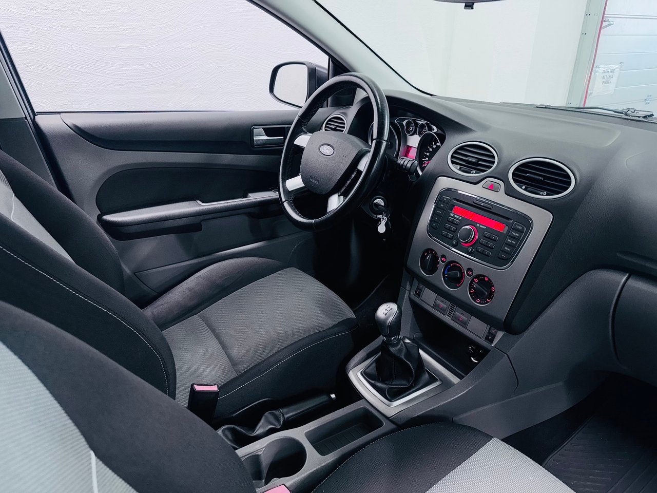 Ford Focus 2011, kuva 5/16
