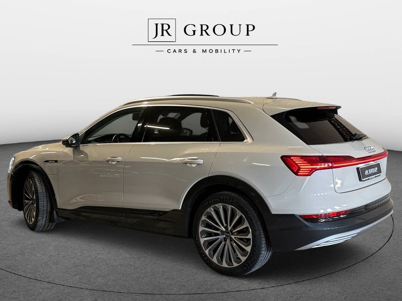 Audi e-tron 2021, photo 4/10