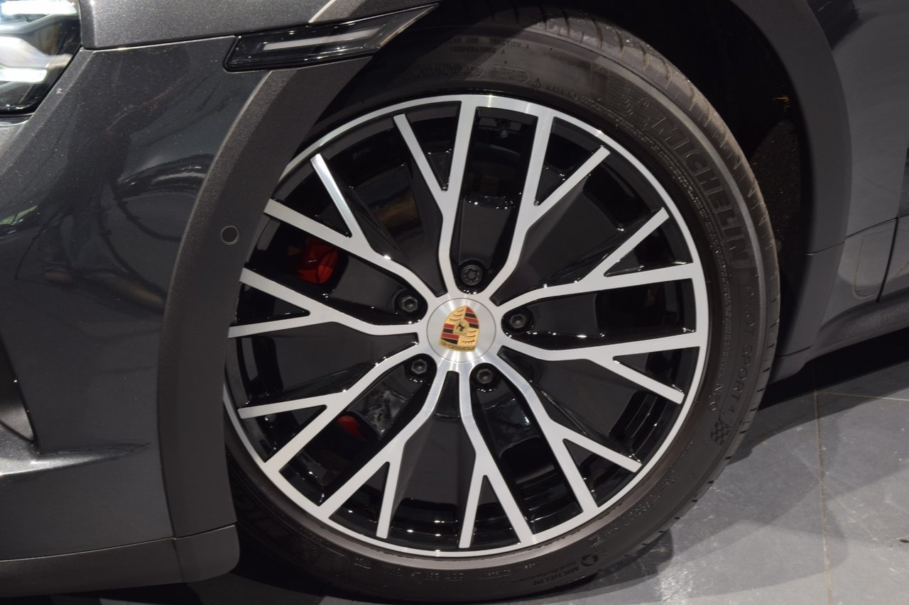 Porsche Taycan 4S Cross Turismo 517hp 2025, bild 2/10