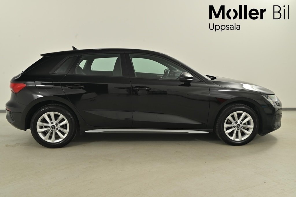 Audi A3 Sportback 35 TFSI 150Hk, P-line 2023, bild 5/13