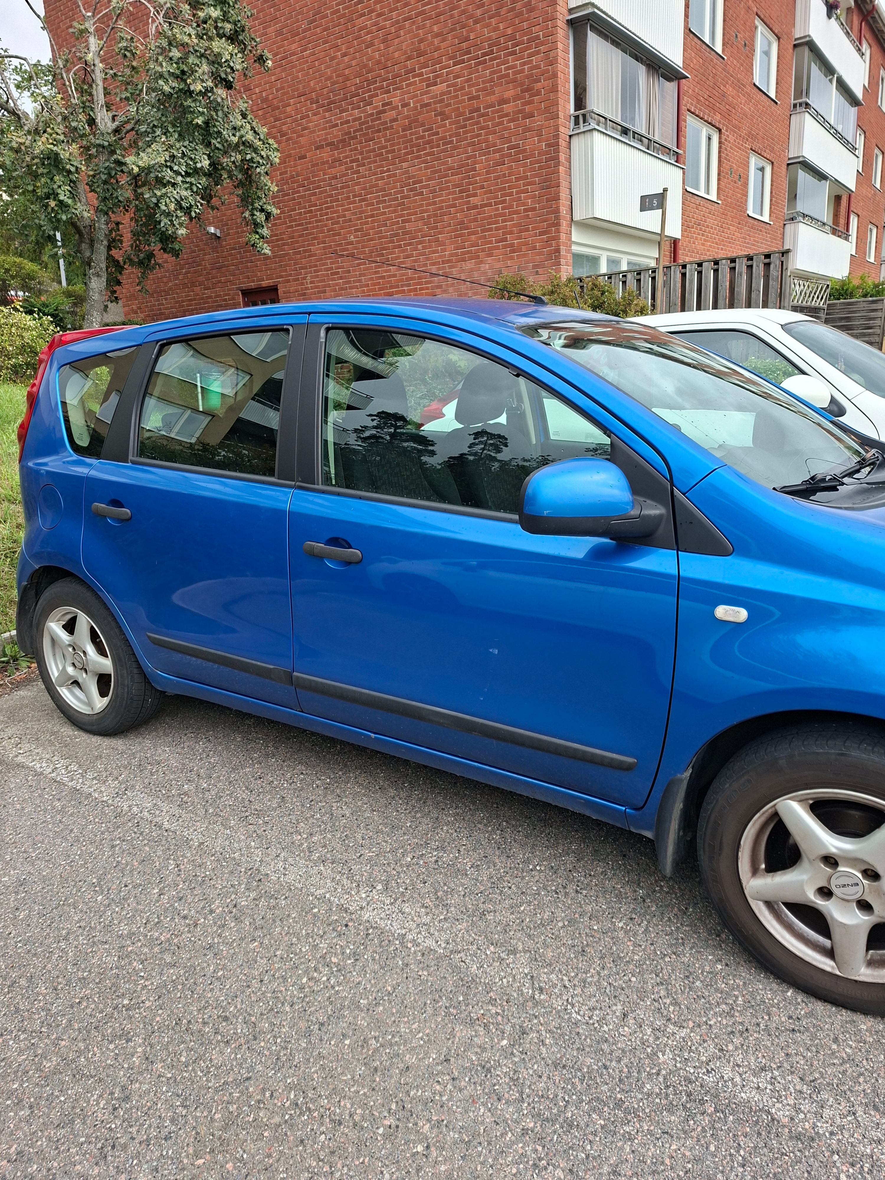 Nissan Note 1.4 Manuell 2006, bild 2/6