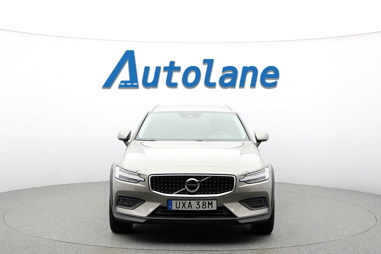 Volvo V60 Cross Country B4 AWD Skinn 2022, bild 3/10