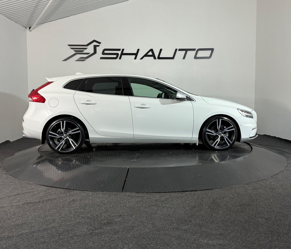 Volvo V40 T3 Geartronic R-Design Euro 6 2019, bild 4/10