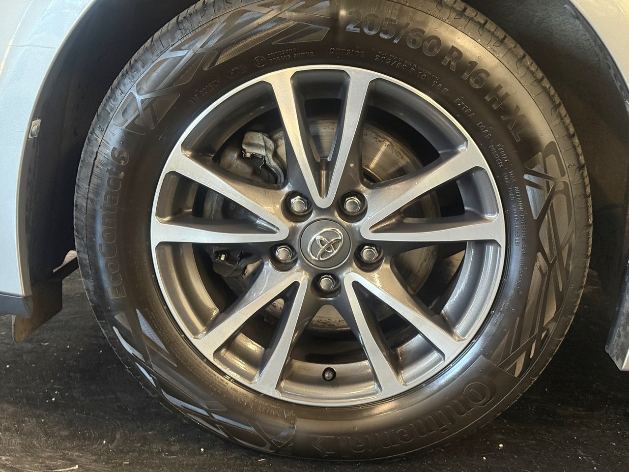 Toyota Avensis 2012, bild 5/10