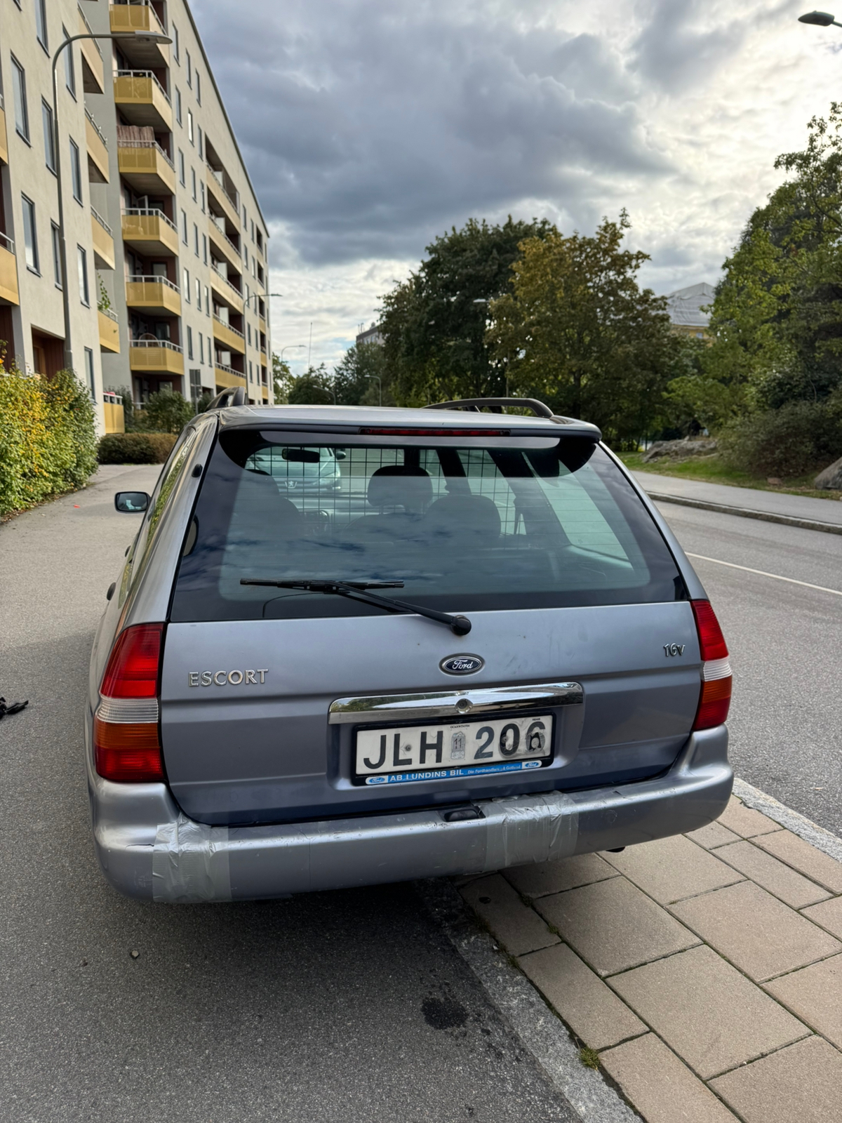 Ford Escort Kombi 1.6 Manuell 1998, bild 3/10