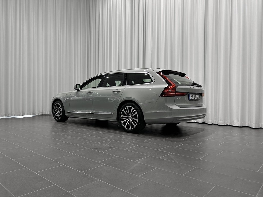 Volvo V90 2025, photo 4/14