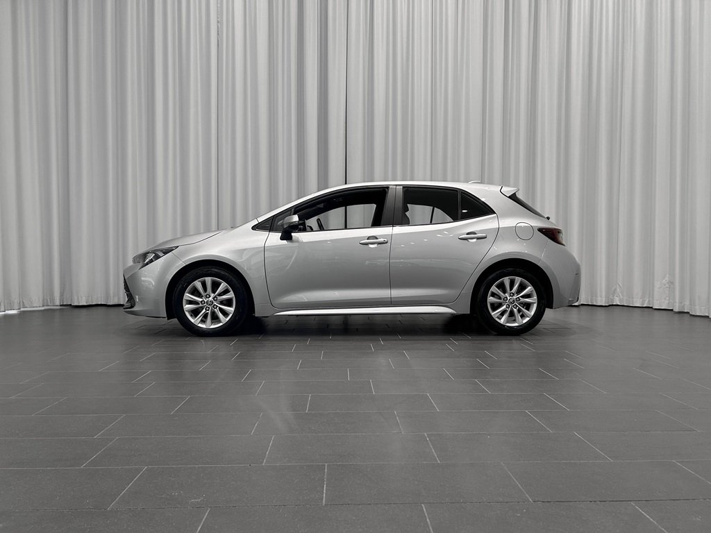 Toyota Corolla Hybrid 140hk e-CVT 2023, bild 2/13