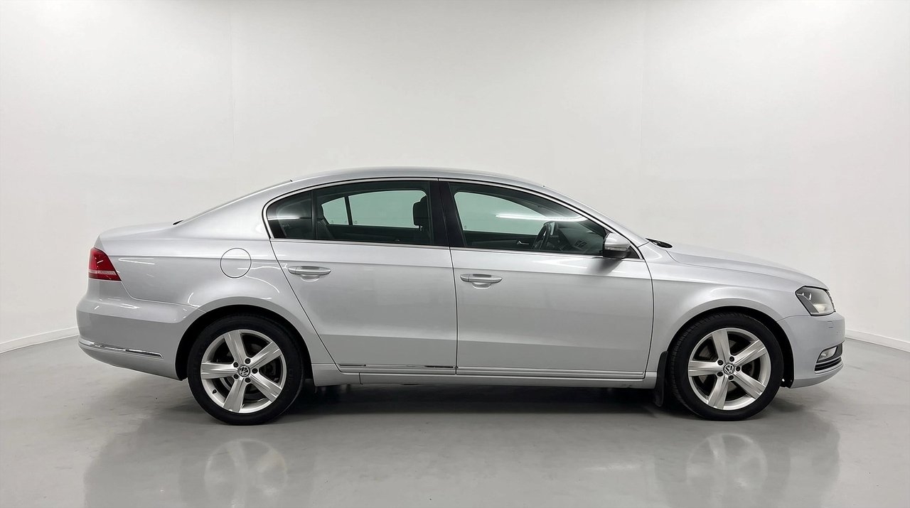 Volkswagen Passat 2011, bild 2/10