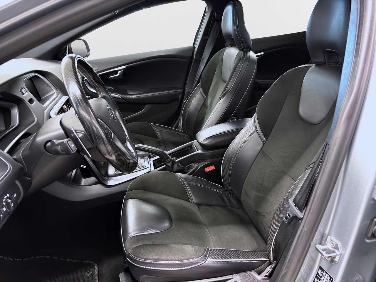 Volvo V40 T5 245hk R-Design 2017, kuva 7/10