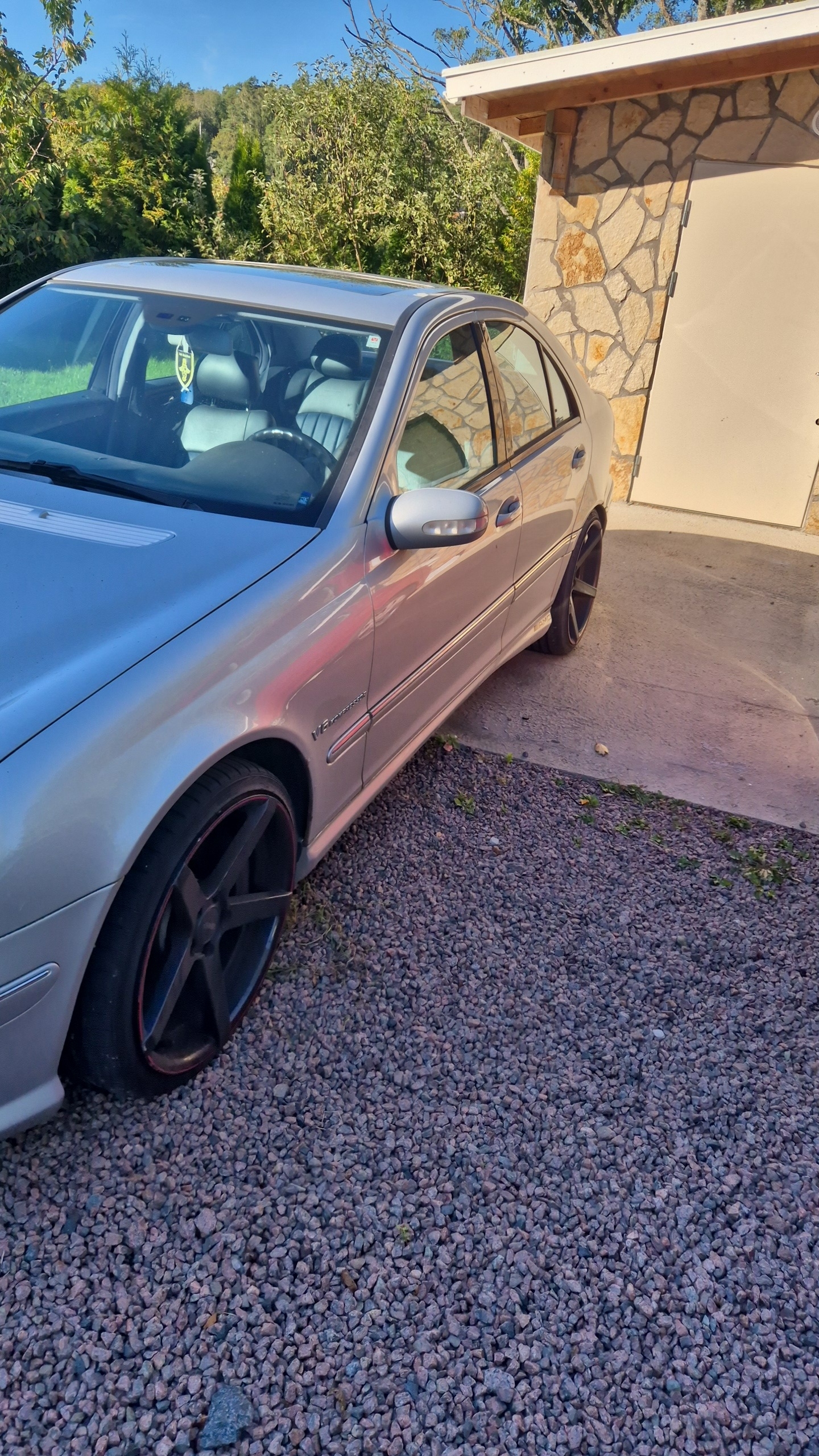 Mercedes-Benz C 32 AMG / defekt 2003, bild 2/7