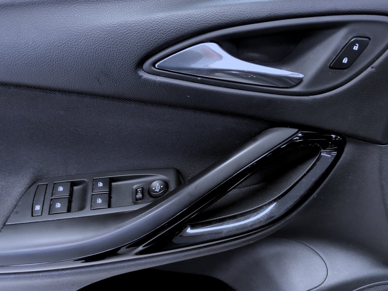Opel Astra 2017, photo 7/10