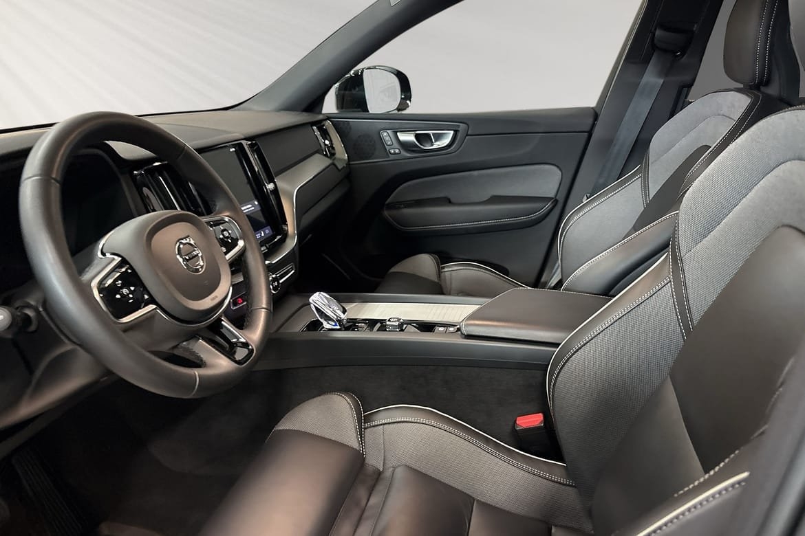 Volvo XC60 B4 AWD Diesel Plus Dark 2024, bild 7/25