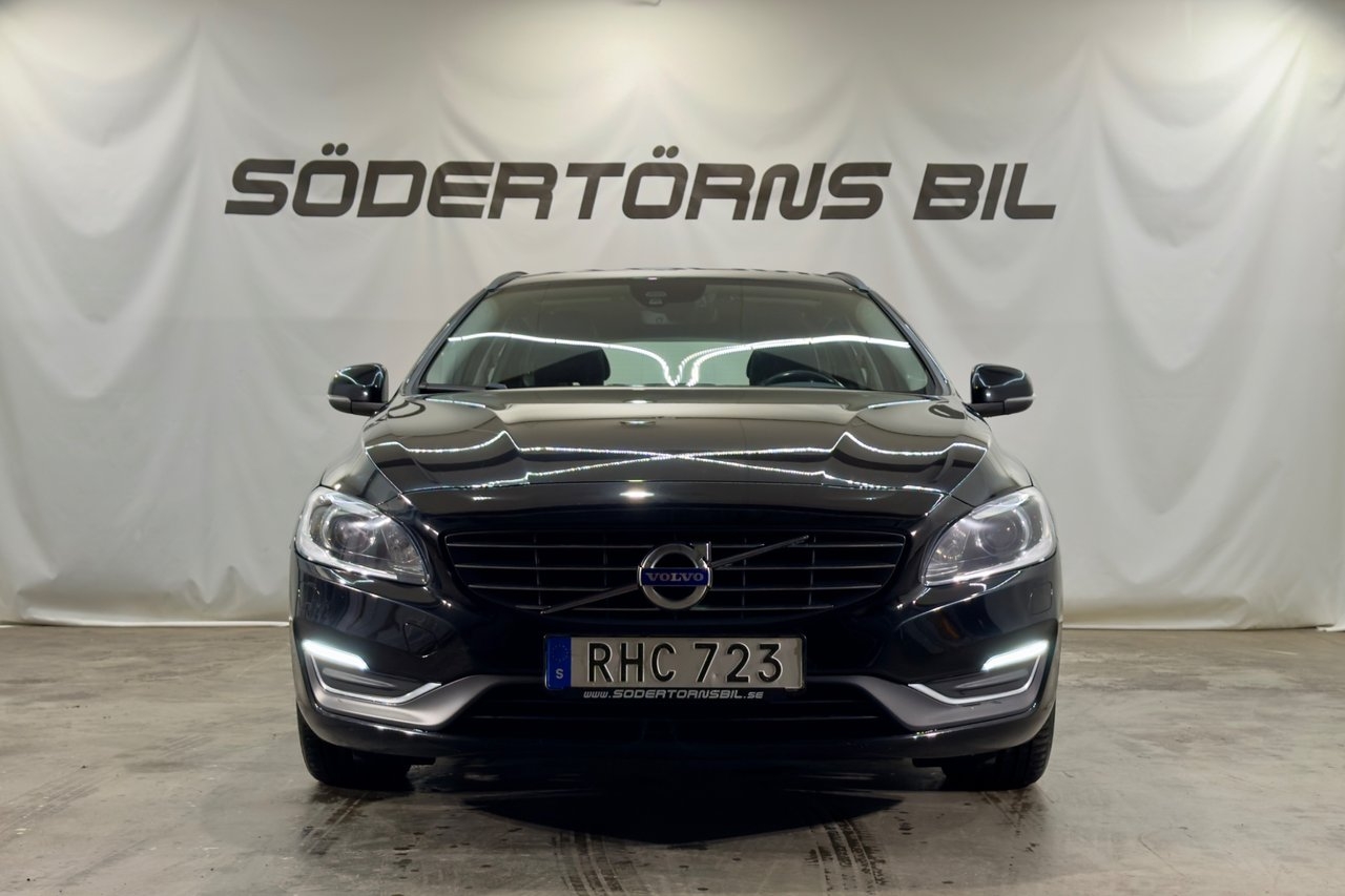 Volvo V60 D3 MOMENTUM VÄRMARE AUTOMAT 2017, bild 4/25