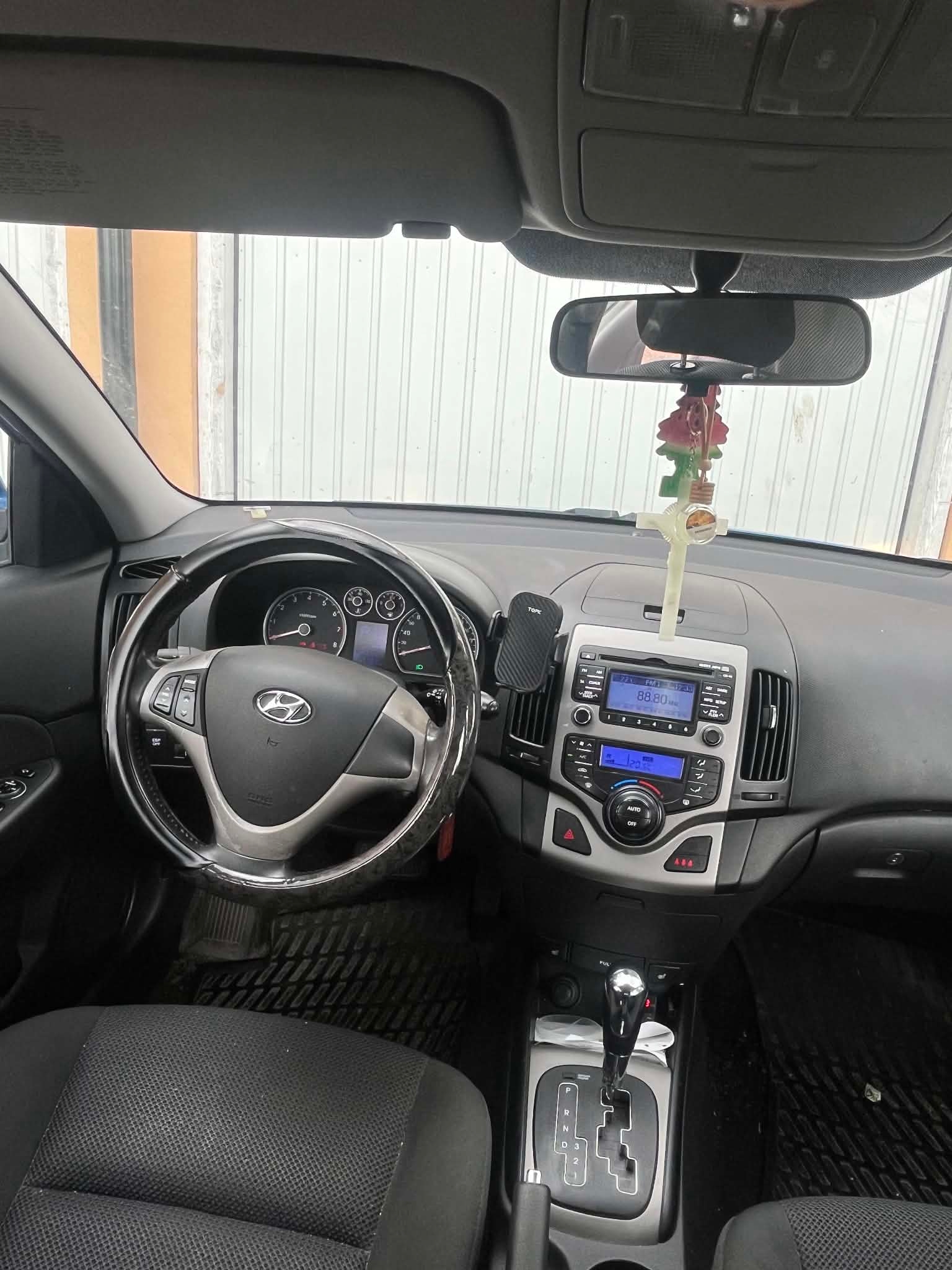 Hyundai i30 cw 1.6 Automatisk 2008, kuva 3/4