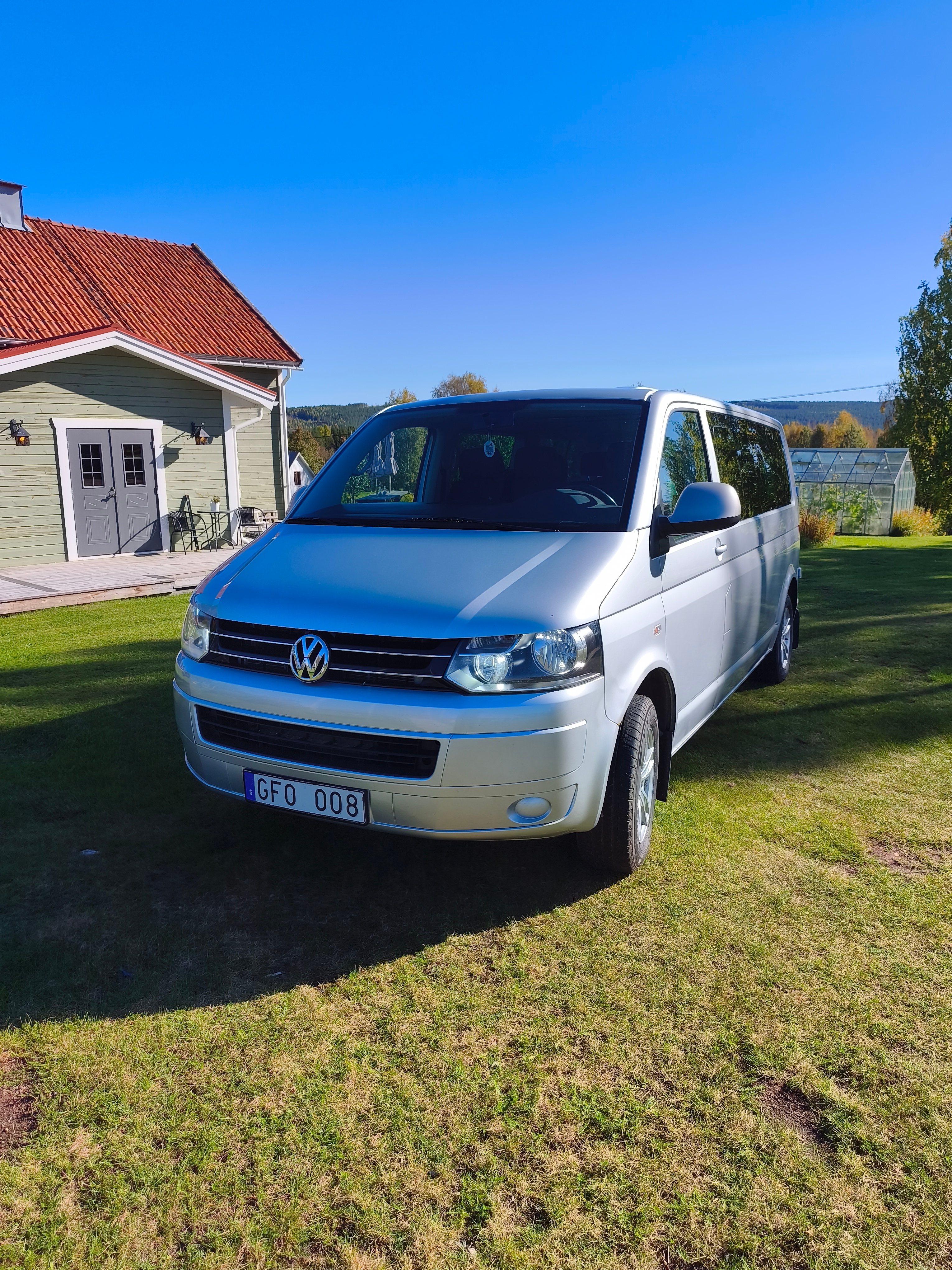 Volkswagen Caravelle 2.0 TDI BMT Manuell 2010, photo 2/10