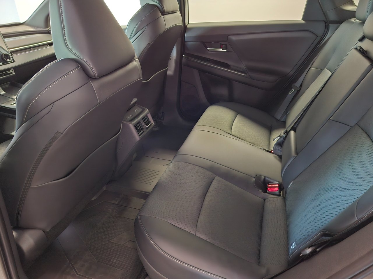 Subaru E-Outback 74.7 kWh AWD Touring 2026, bild 6/9