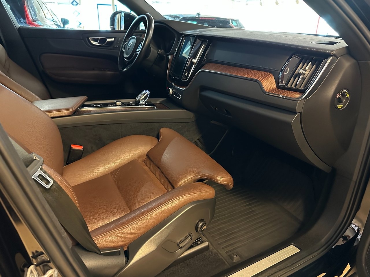 Volvo XC60 2020, bild 7/10